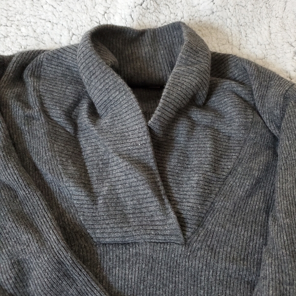 Perfect condition charcoal cashmere sweater - Picture 5 of 8